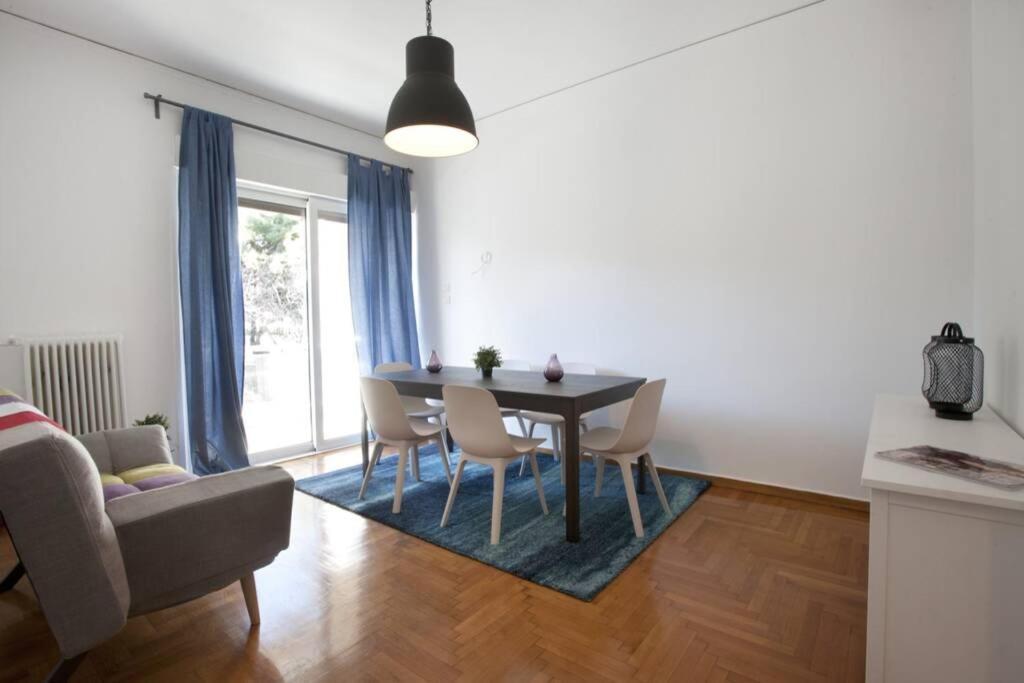 Palaio Faliro, A Bright And Spacious Apartment أثينا المظهر الخارجي الصورة