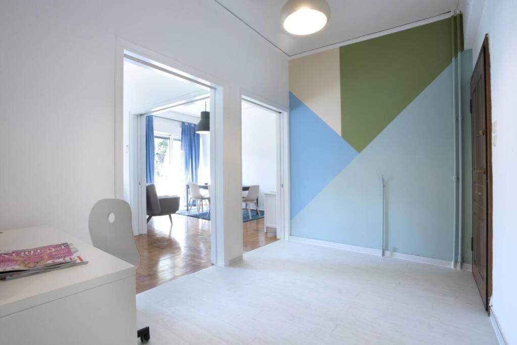 Palaio Faliro, A Bright And Spacious Apartment أثينا المظهر الخارجي الصورة